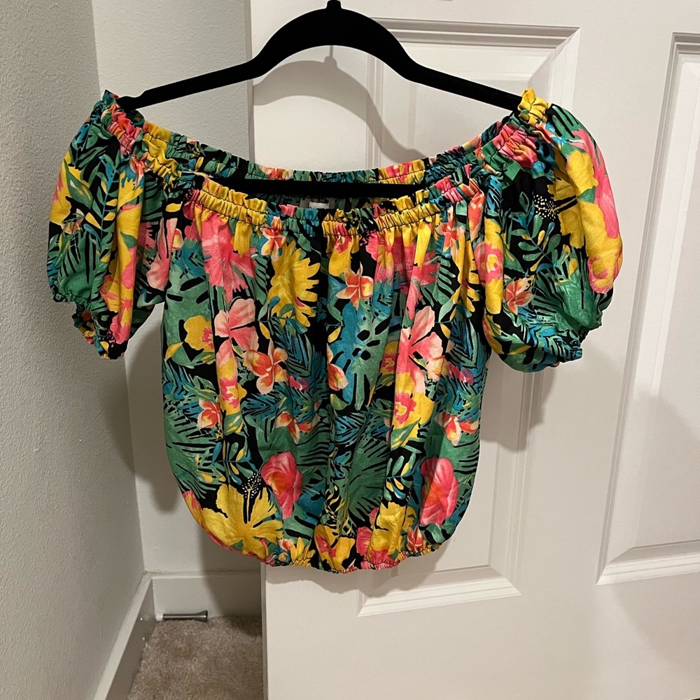Brand new Rachel Zoe off the shoulder top.